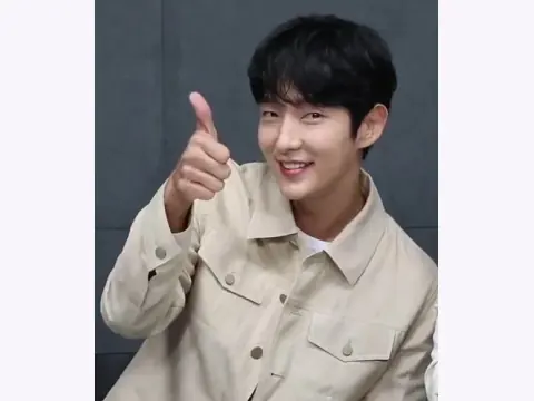 Lee Joon-gi Face Reading: Long Eyes and a Tapered Jawline