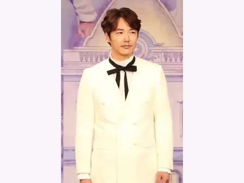 Yoon Sang-hyun Face Reading: Dark Brows and a Long Facial Outline