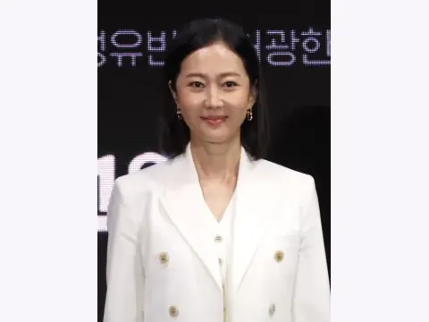 Yum Jung-ah Face Reading: An Open Forehead and Defined Eye Lines