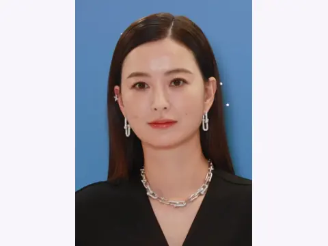 Jung Yu-mi Face Reading: An Open Forehead and Clearly Placed Eyes