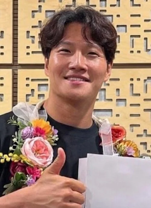 Kim Jong-kook at a public event