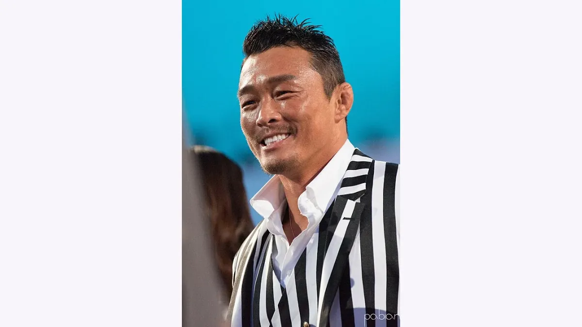 Choo Sung-hoon Face Reading: An Angular Jaw and Curved Smiling Eyes