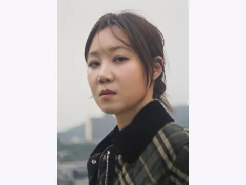 Gong Hyo-jin Face Reading: Low Brows and Full Lips