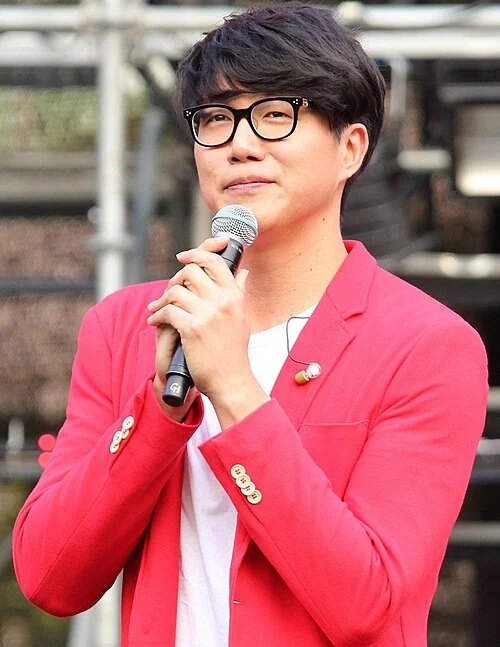 Sung Si-kyung at a public event