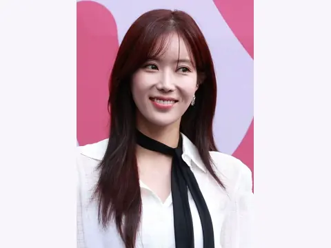 Im Soo-hyang Face Reading: Long Eyes and a Small Chin