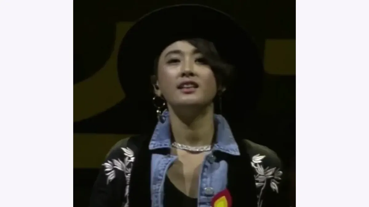 Maya Face Reading: The Nose and Lower Face Beneath a Hat