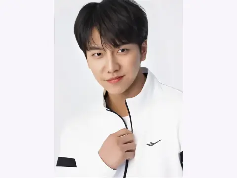 Lee Seung-gi Face Reading: Thick Brows and a Small Chin