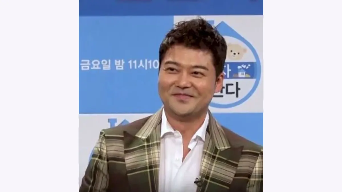 Jun Hyun-moo Face Reading: Thick Brows and a Broad Rounded Lower Face