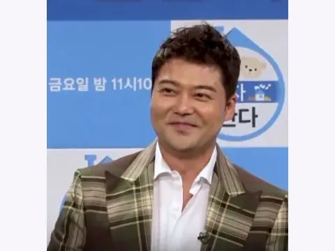 Jun Hyun-moo Face Reading: Thick Brows and a Broad Rounded Lower Face