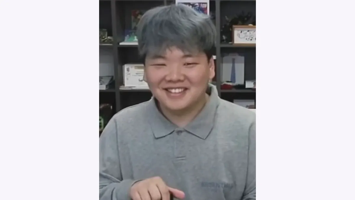 곽튜브 관상: 넓은 볼과 가늘어지는 웃는 눈